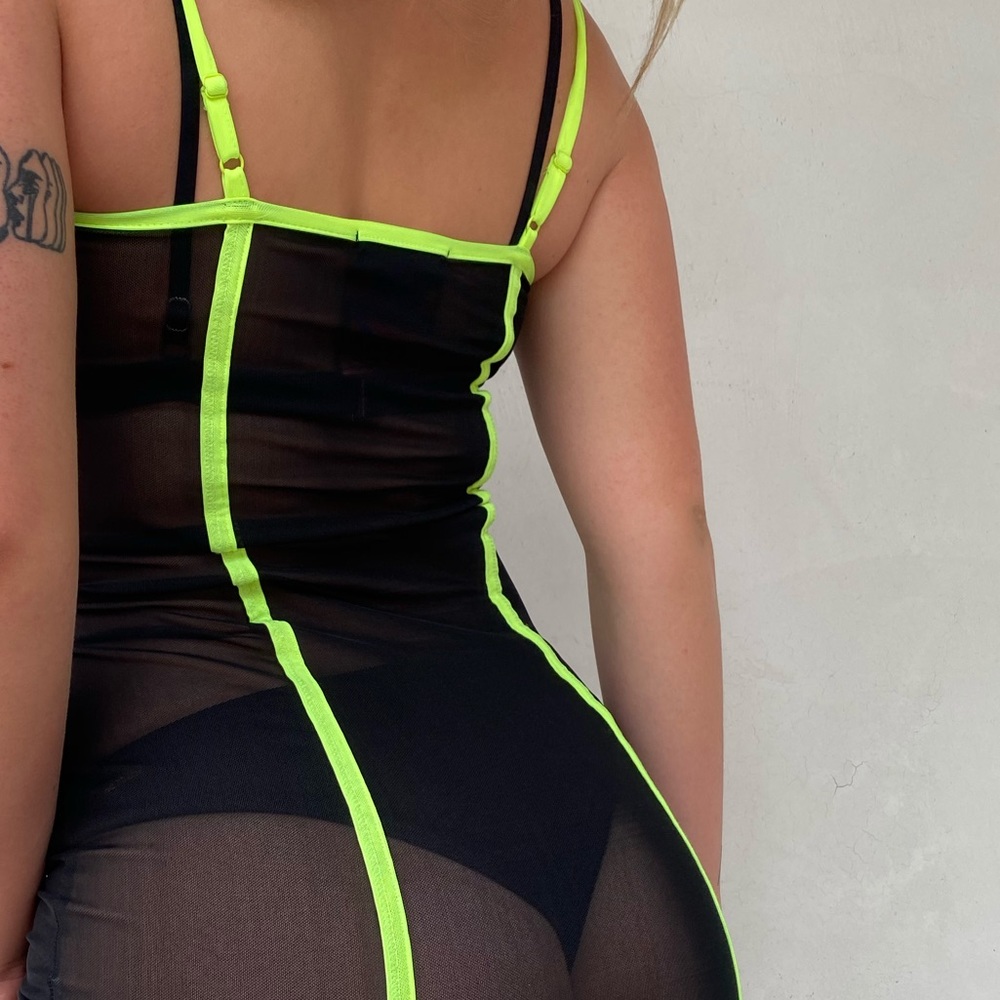 speedo swimsuit cover 💚🖤 - Picture 5 of 5